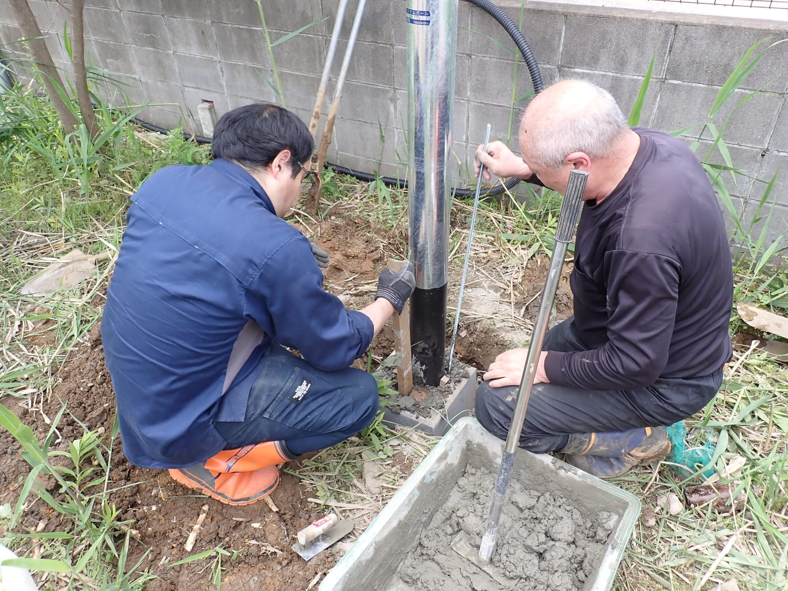 駐車場防犯カメラ設置及び建柱工事